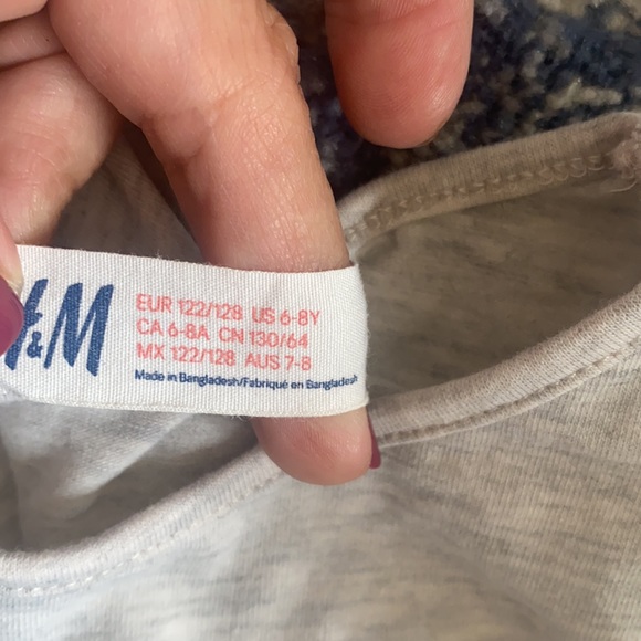 H&M Christmas long sleeve - Picture 2 of 2